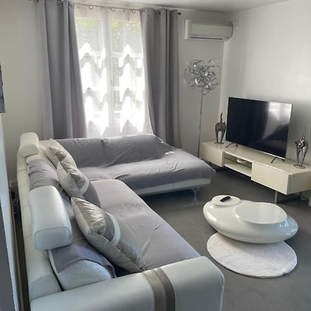 Charmant T2 Meuble Proche Chu Bellepierre Saint-Denis Buitenkant foto